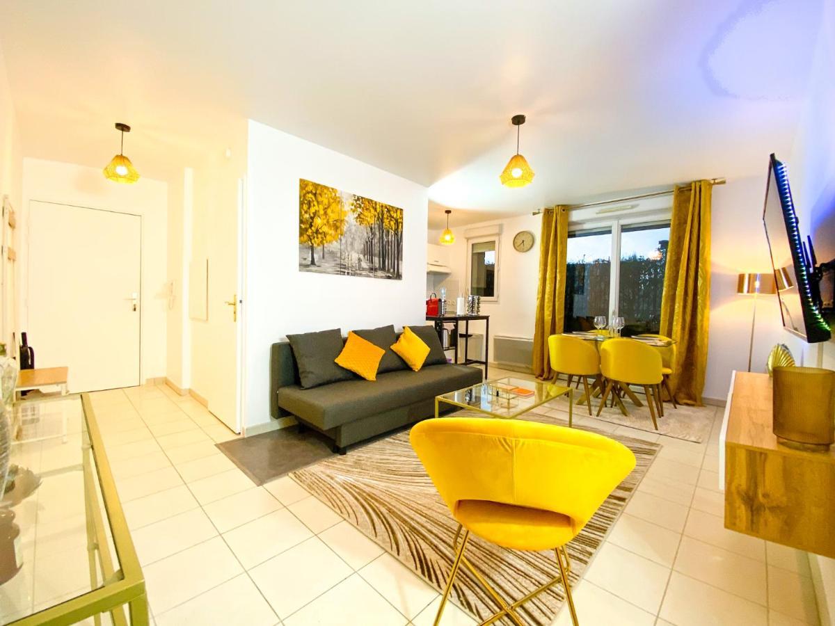 Apartament The Golden House * Parking * Garden Corbeil-Essonnes Zewnętrze zdjęcie